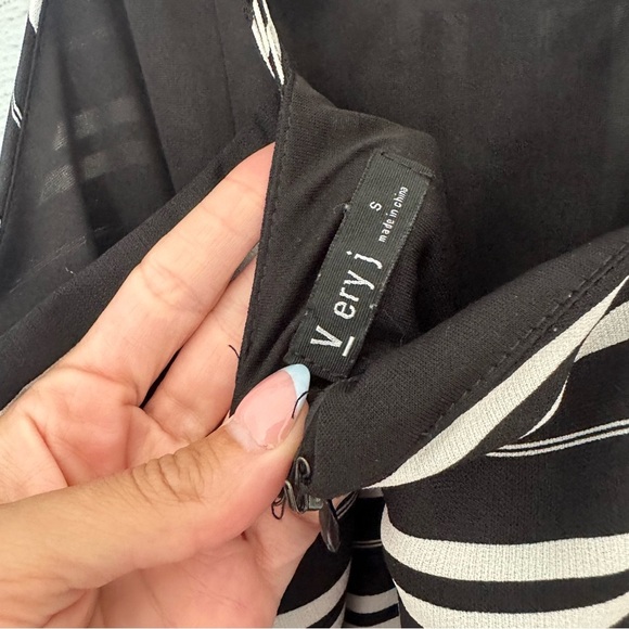 Very J Black White Striped Jumpsuit S Keyhole - Picture 5 of 5